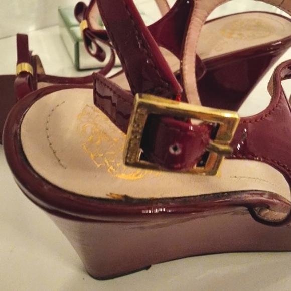 🌟NWOT Red Vince Camuto Patent Leather Strappy Wedge Sandals With Bow Size 9 🌟 - Picture 2 of 7